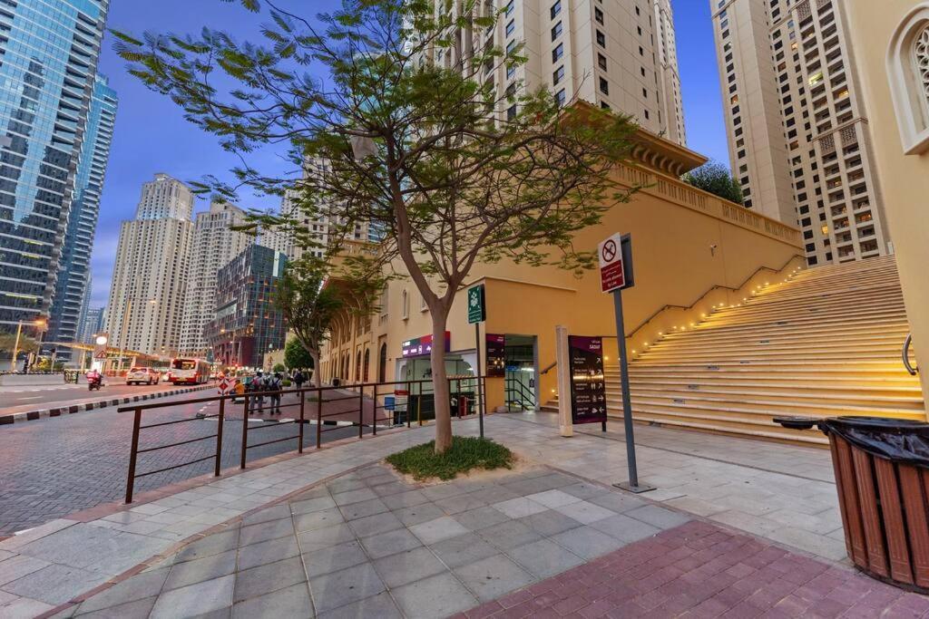 Jumeirah Residents, Free Parking * Dubai