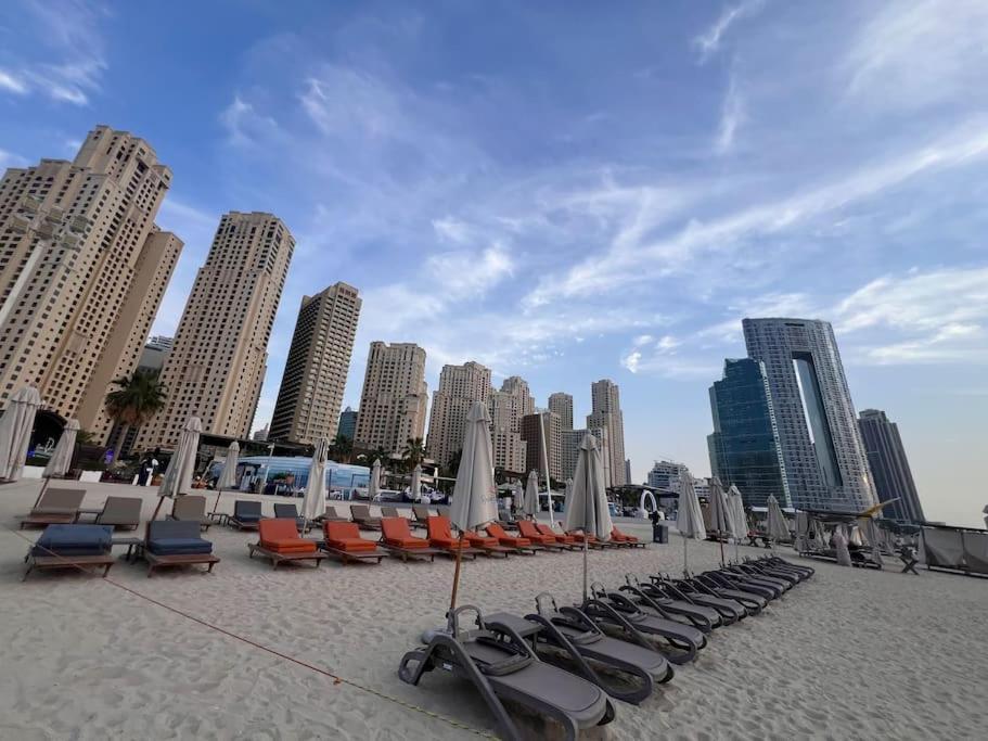 Jumeirah Residents, Free Parking *