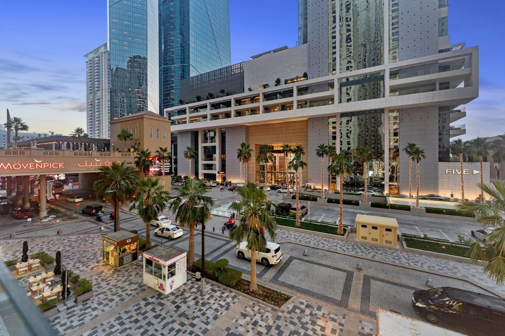 Jumeirah Residents, Free Parking Apartment